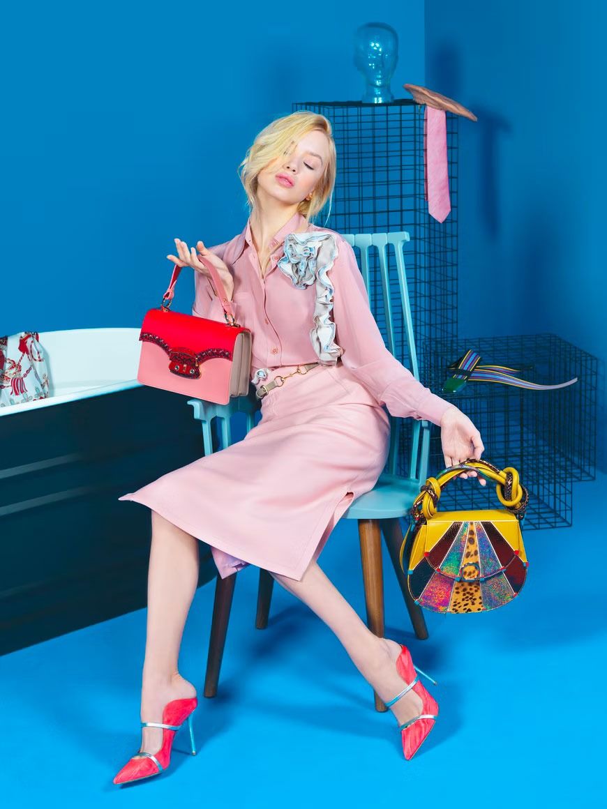 Picture of a girl wearing sunglasses